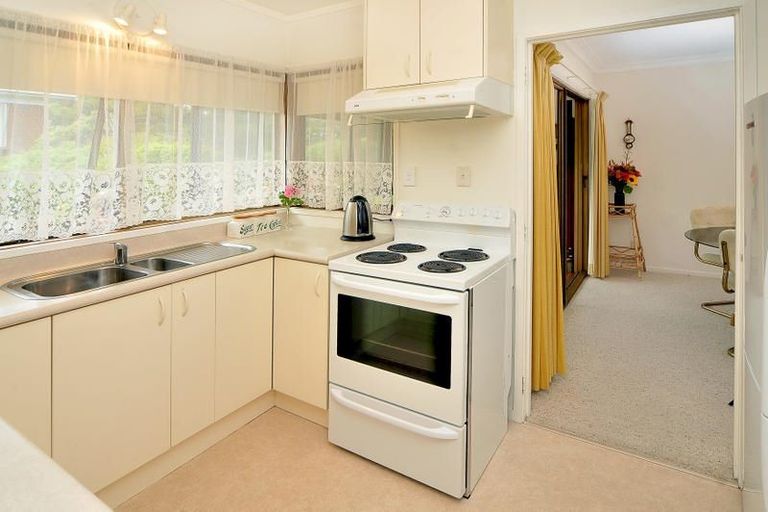 Photo of property in 1/72 Evelyn Road, Cockle Bay, Auckland, 2014