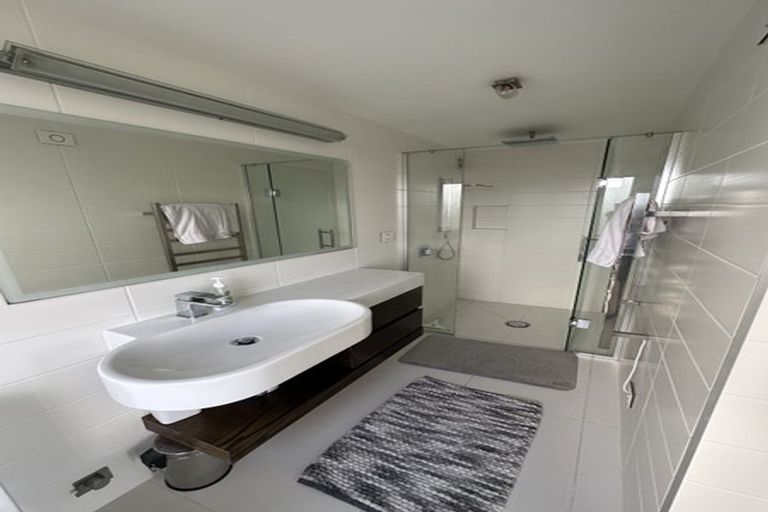 Photo of property in 276 Lake Road, Hauraki, Auckland, 0622