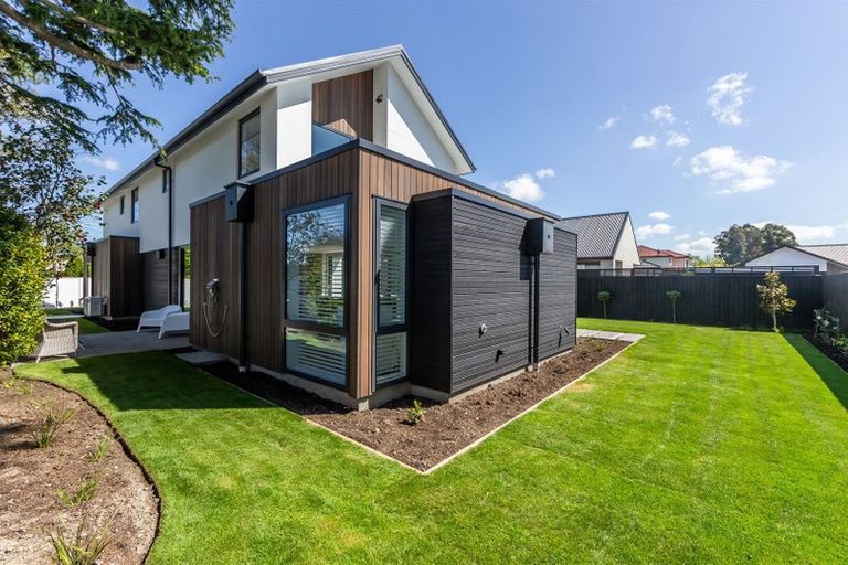 Photo of property in 2 Henridge Place, Avonhead, Christchurch, 8042