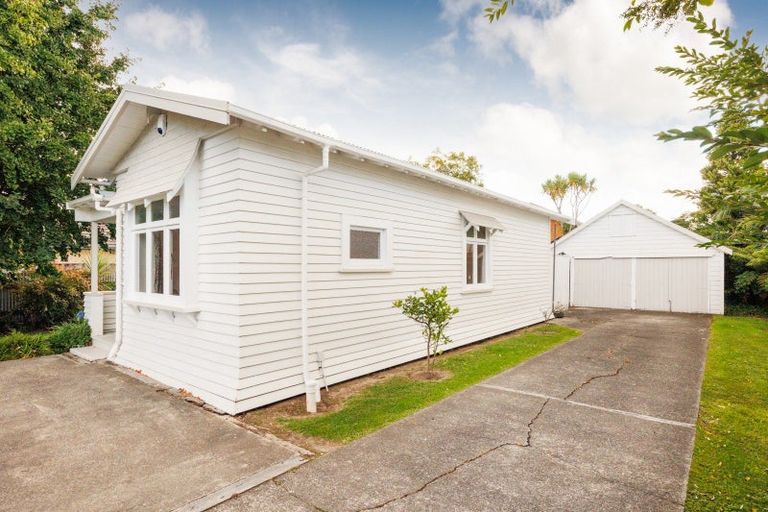Photo of property in 223 College Street, West End, Palmerston North, 4412
