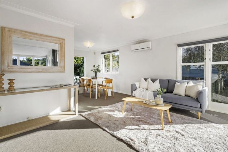 Photo of property in 11 Church Street, Northcote Point, Auckland, 0627