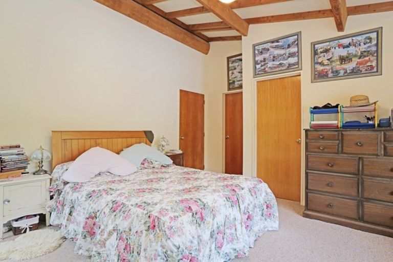 Photo of property in 15 Douglas Street, Winton, 9720