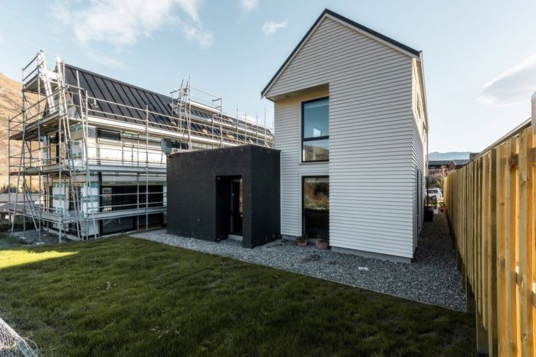 Photo of property in 51 Red Cottage Drive, Lake Hayes, Queenstown, 9304