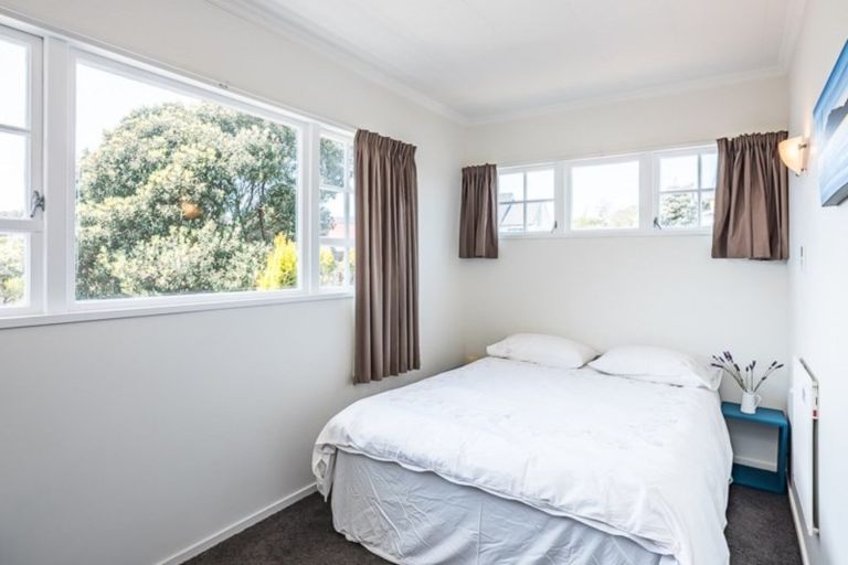 Photo of property in 12 Frances Street, Waikanae Beach, Waikanae, 5036