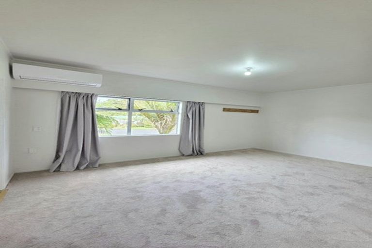 Photo of property in 10 Hillcrest Grove, Hillpark, Auckland, 2102