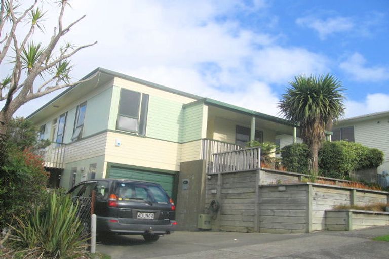 Photo of property in 17 Panorama Grove, Harbour View, Lower Hutt, 5010