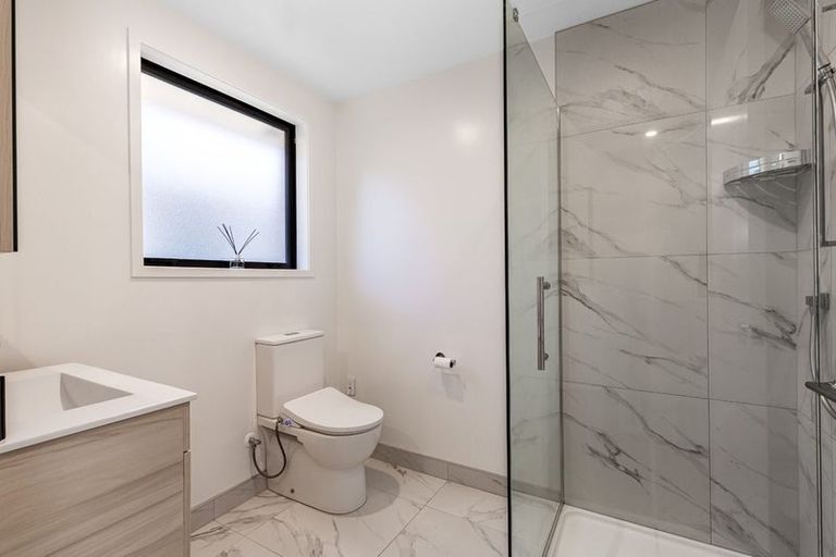 Photo of property in 9/17 Pearce Crescent, Taita, Lower Hutt, 5011