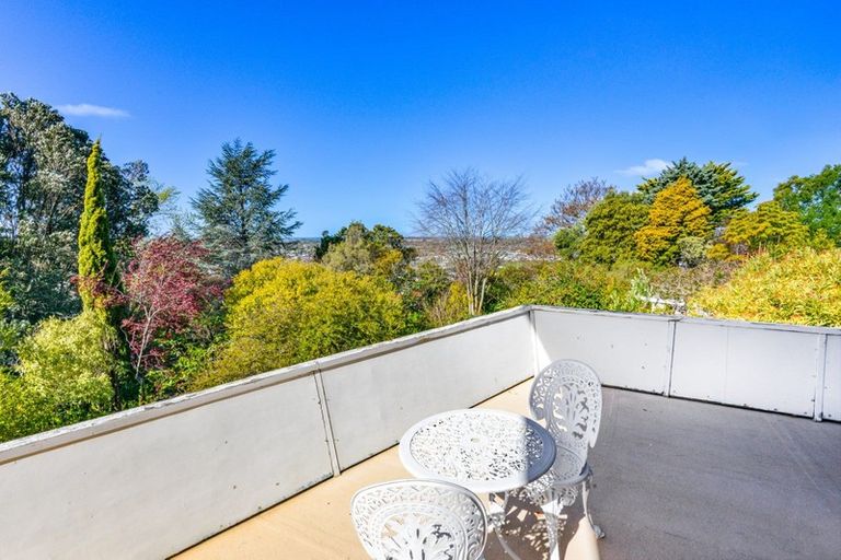 Photo of property in 100 Puketapu Road, Taradale, Napier, 4112