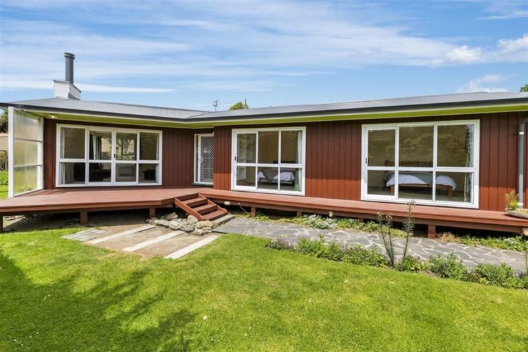 Photo of property in 261 Fifield Terrace, Opawa, Christchurch, 8023