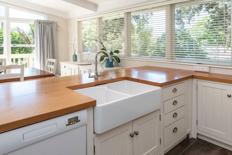 Photo of property in 41 Evelyn Road, Cockle Bay, Auckland, 2014