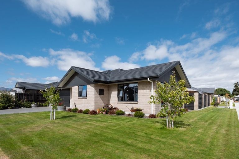 Photo of property in 2 Caproni Road, Burleigh, Blenheim, 7201