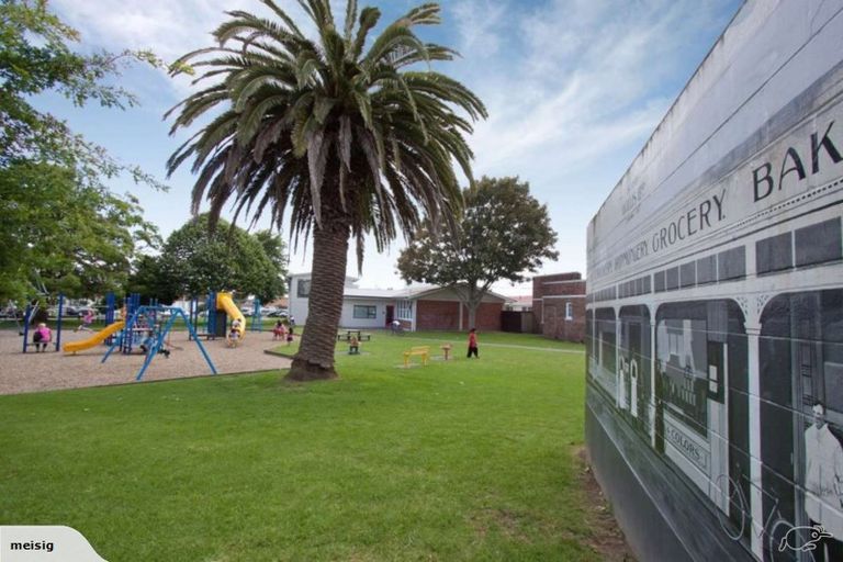 Photo of property in 2/14 Wood Street, Papakura, 2110