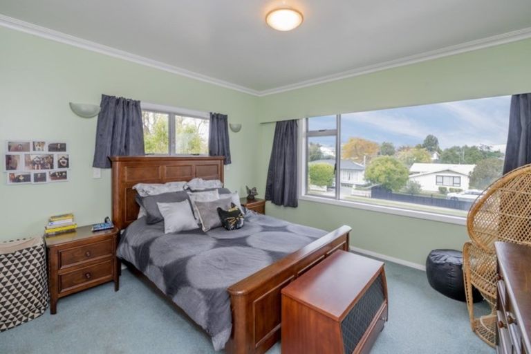 Photo of property in 3 Highbury Drive, Levin, 5510