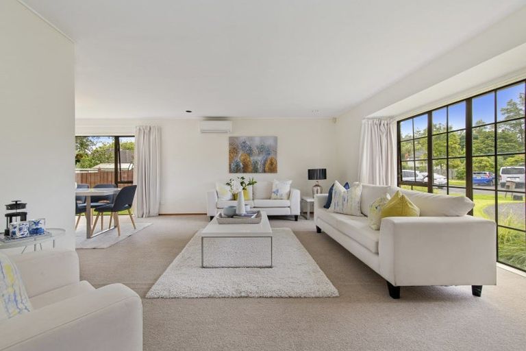 Photo of property in 33 Uppingham Crescent, Hillcrest, Auckland, 0627