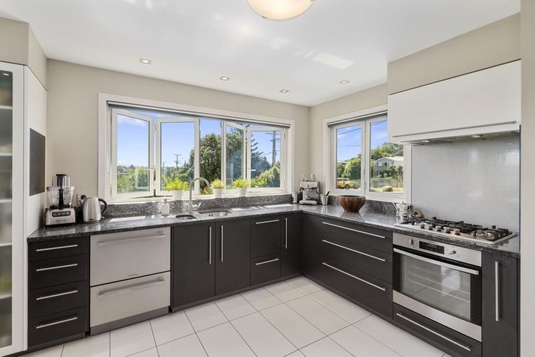 Photo of property in 78 Seaview Road, Paraparaumu Beach, Paraparaumu, 5032