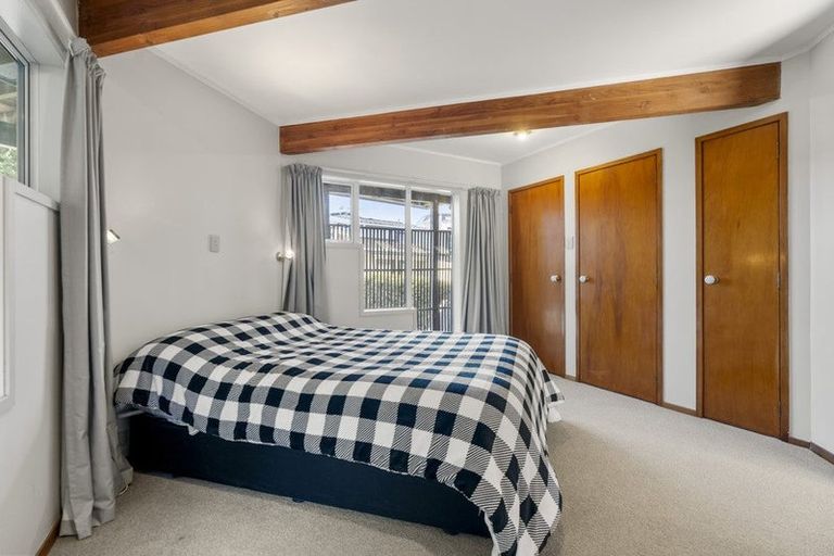 Photo of property in 7b Peter Terrace, Castor Bay, Auckland, 0620