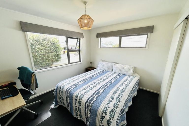 Photo of property in 185 Tutere Street, Waikanae Beach, Waikanae, 5036