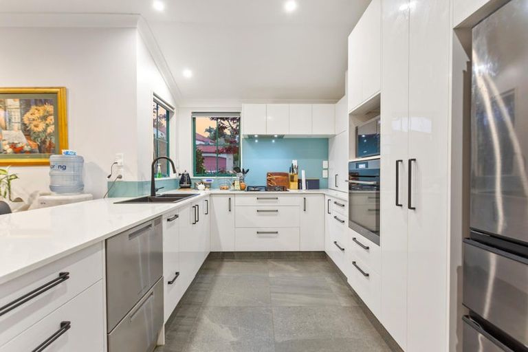 Photo of property in 3 Hobie Court, West Harbour, Auckland, 0618