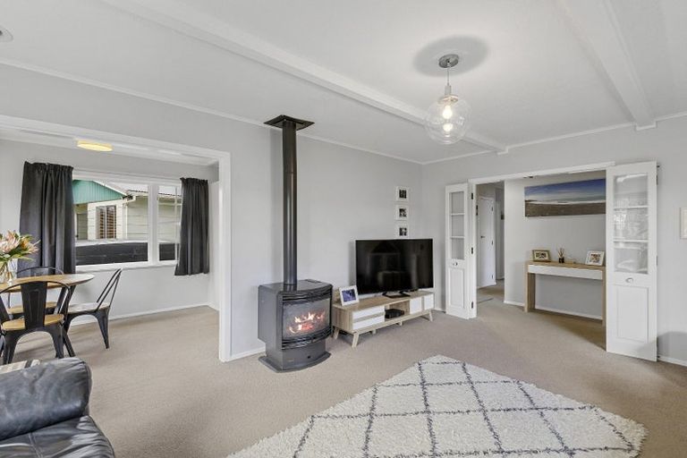 Photo of property in 9 Bonnie Glen Crescent, Ebdentown, Upper Hutt, 5018