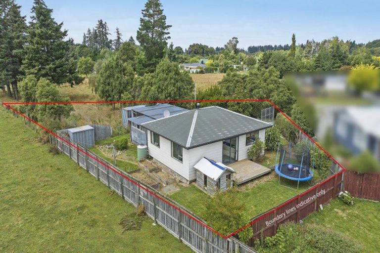 Photo of property in 39 Cross Street, Coalgate, 7673