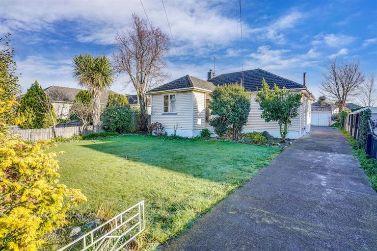 Photo of property in 6 Auburn Avenue, Upper Riccarton, Christchurch, 8041