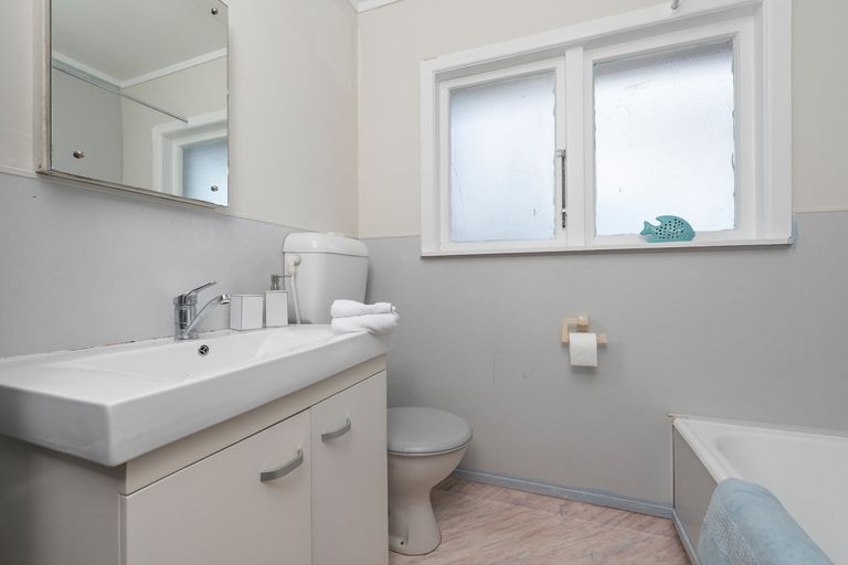 Photo of property in 75 Oakdale Road, Mount Roskill, Auckland, 1041
