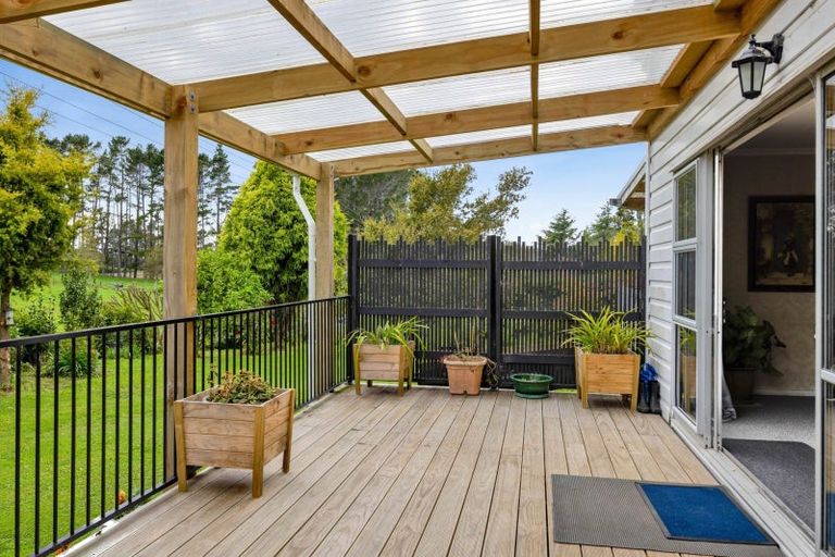 Photo of property in 20 Dudley Road Lower, Inglewood, 4386