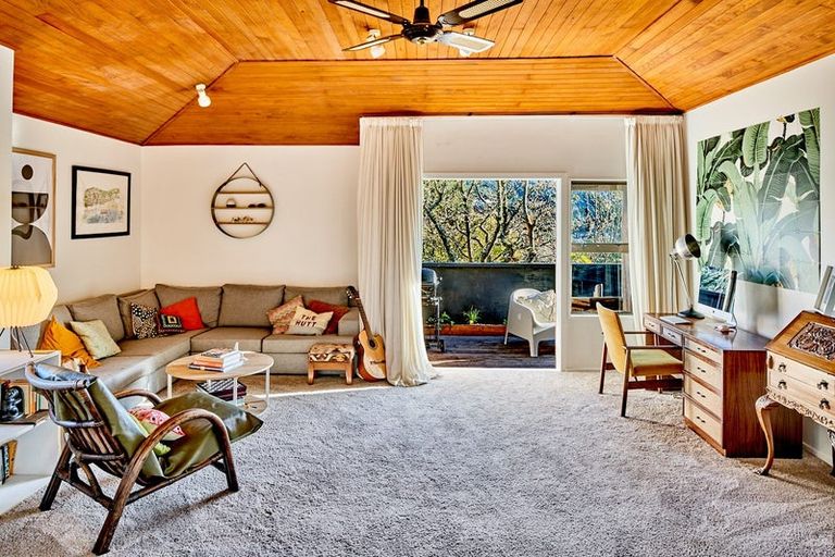 Photo of property in 33 Kairimu Street, Stokes Valley, Lower Hutt, 5019