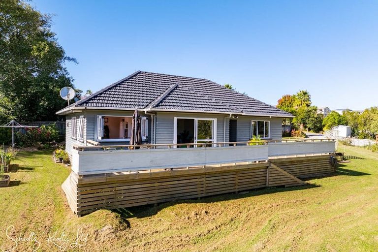 Photo of property in 15 Ash Grove, Maungaturoto, 0520