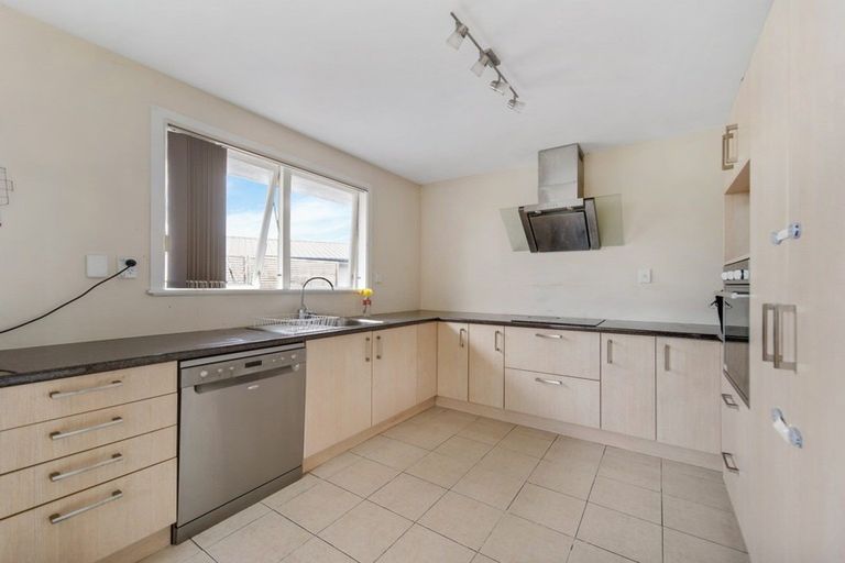 Photo of property in 59 Dale Crescent, Pakuranga, Auckland, 2010