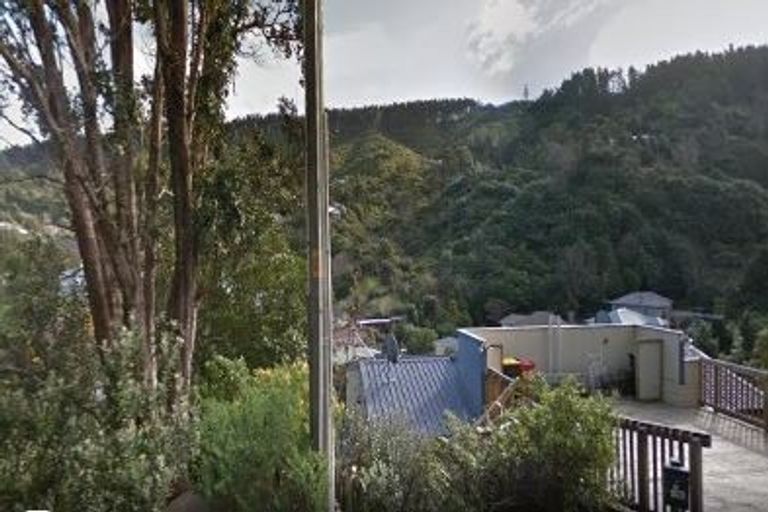 Photo of property in 35 Olivia Crescent, Tawa, Wellington, 5028