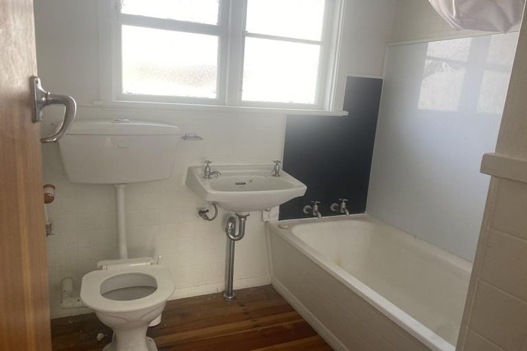 Photo of property in 1/14 Totara Street, Trentham, Upper Hutt, 5018