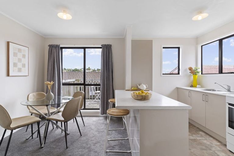 Photo of property in 1/67 Sunvue Road, Glen Eden, Auckland, 0602