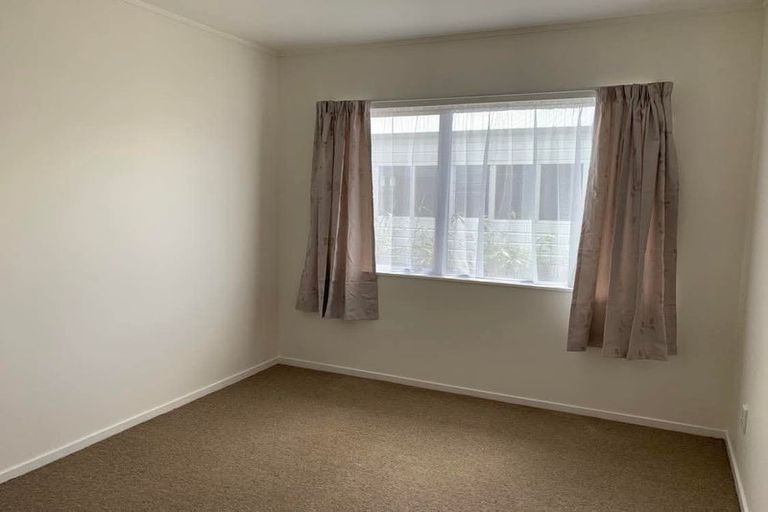 Photo of property in 44 Larne Avenue, Pakuranga Heights, Auckland, 2010