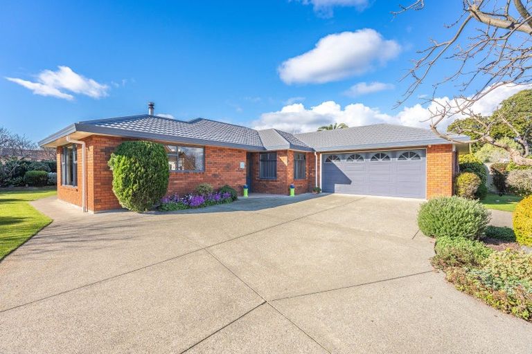 Photo of property in 5 Tararua Crescent, Otaki, 5512