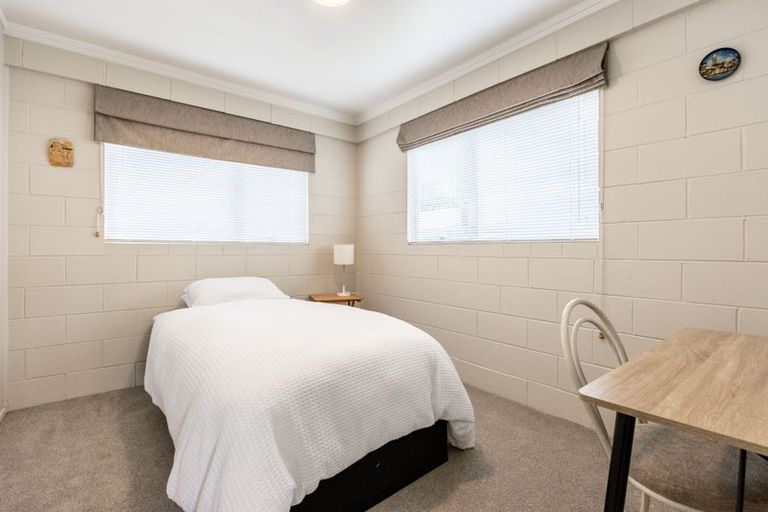 Photo of property in 20 Matuhi Rise, Henderson, Auckland, 0612