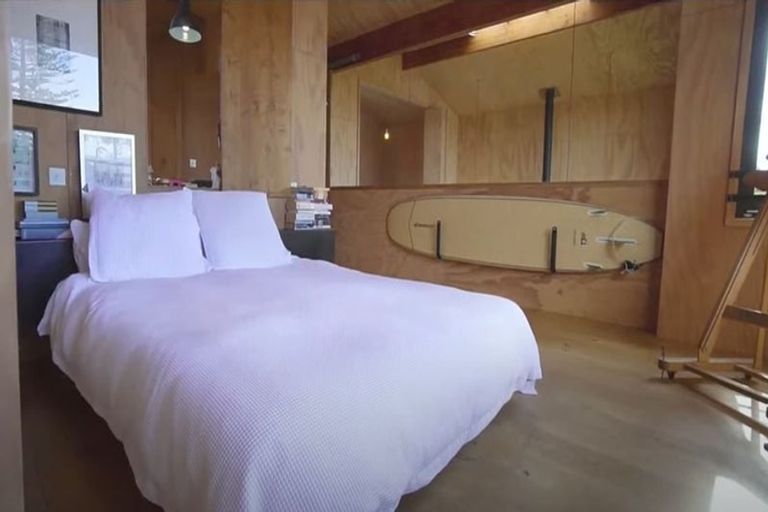 Photo of property in 21a Old Lake Road, Narrow Neck, Auckland, 0624