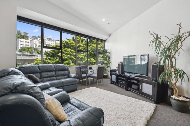 Photo of property in Hume House, 152ub The Terrace, Wellington Central, Wellington, 6011