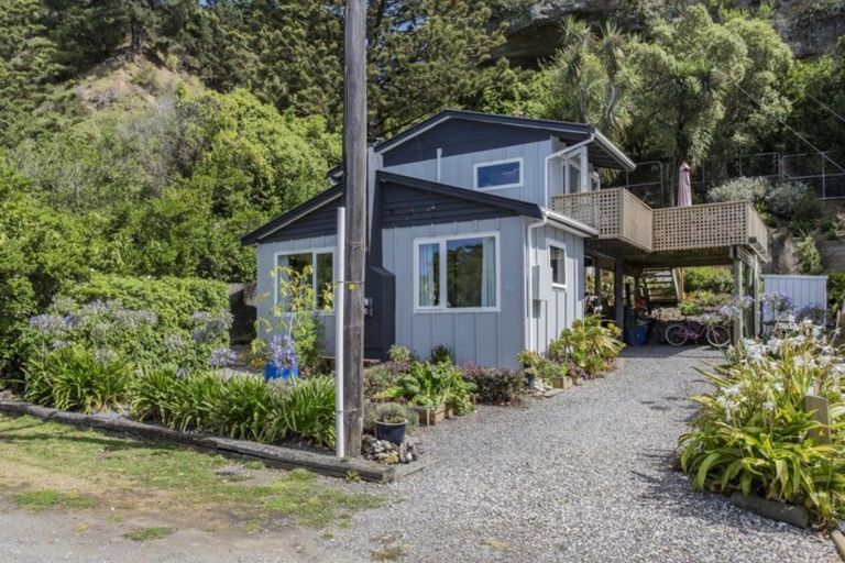 Photo of property in 42 Moody Street, Gore Bay, Cheviot, 7383