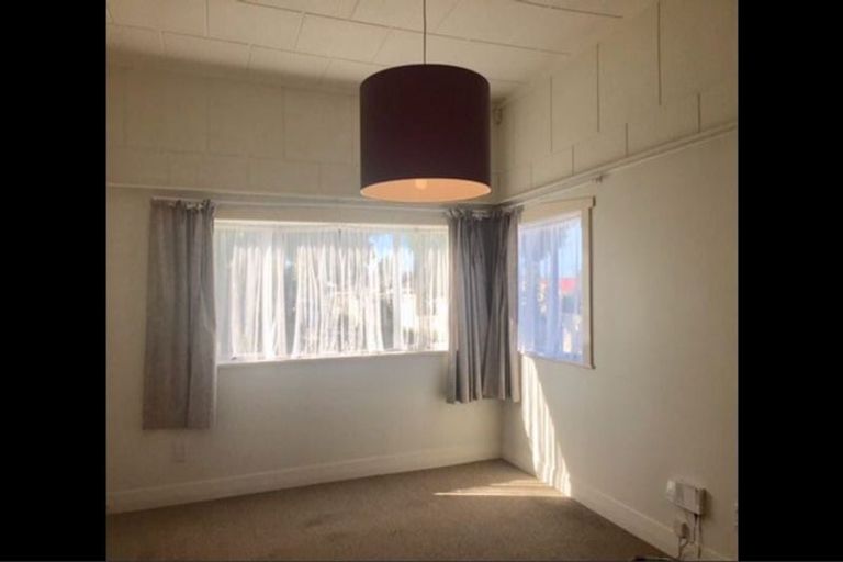 Photo of property in 44 Rimu Street, New Lynn, Auckland, 0600