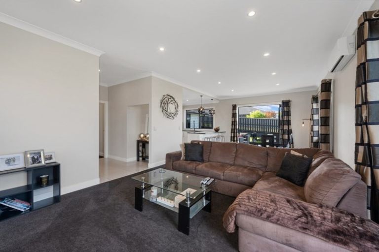 Photo of property in 16 Rigg Place, Flagstaff, Hamilton, 3210