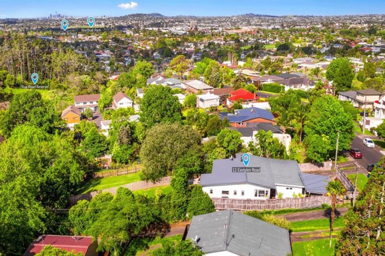 Photo of property in 12 Eastglen Road, Glen Eden, Auckland, 0602