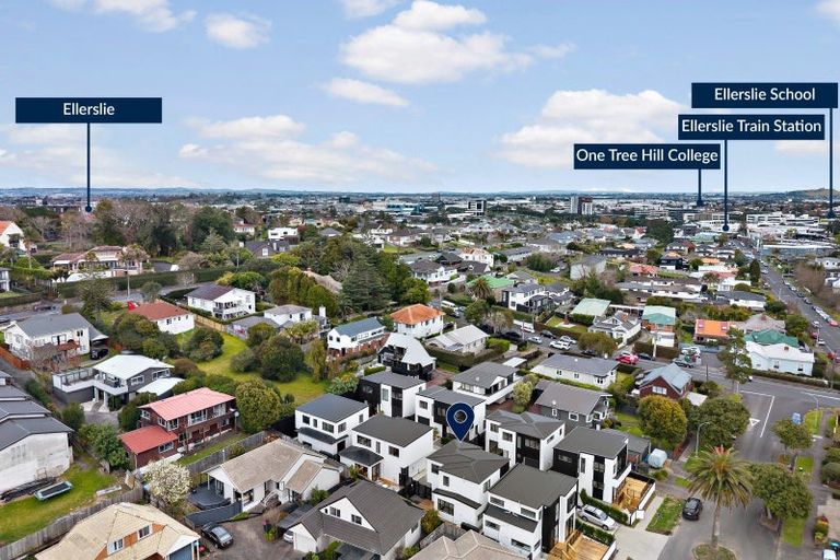 Photo of property in 3 Lonsdale Street, New Brighton, Christchurch, 8083