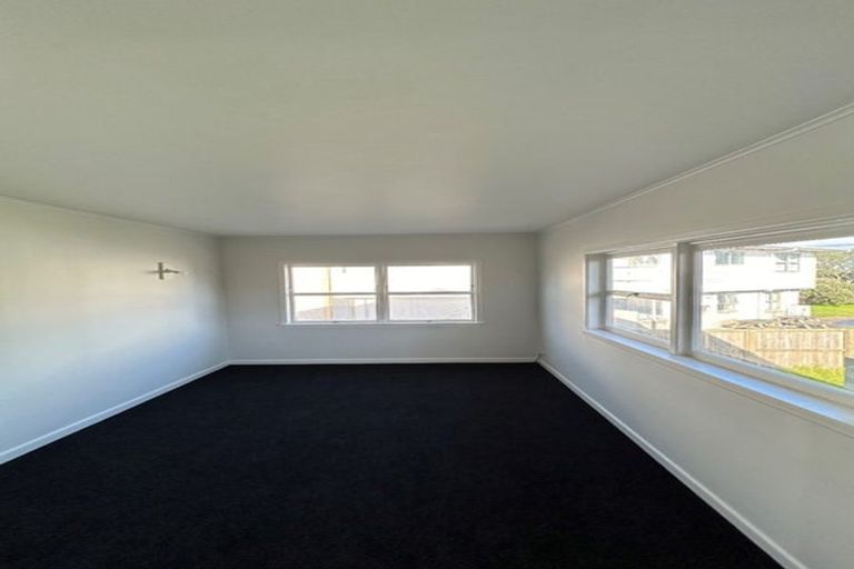 Photo of property in 16 Slako Crescent, Ruakaka, 0116