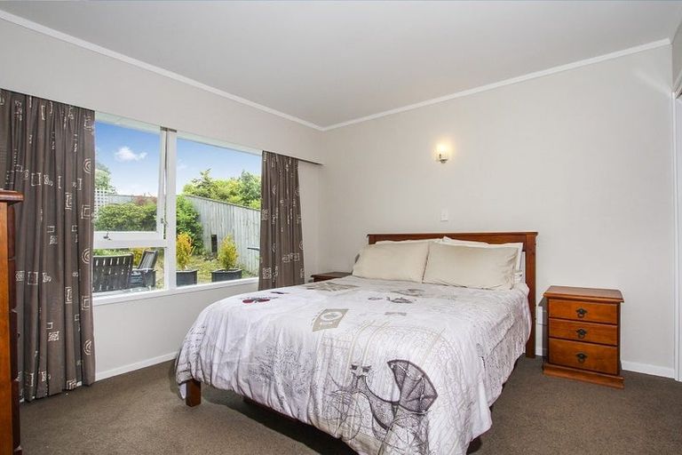 Photo of property in 22 Grenada Avenue, Forrest Hill, Auckland, 0620