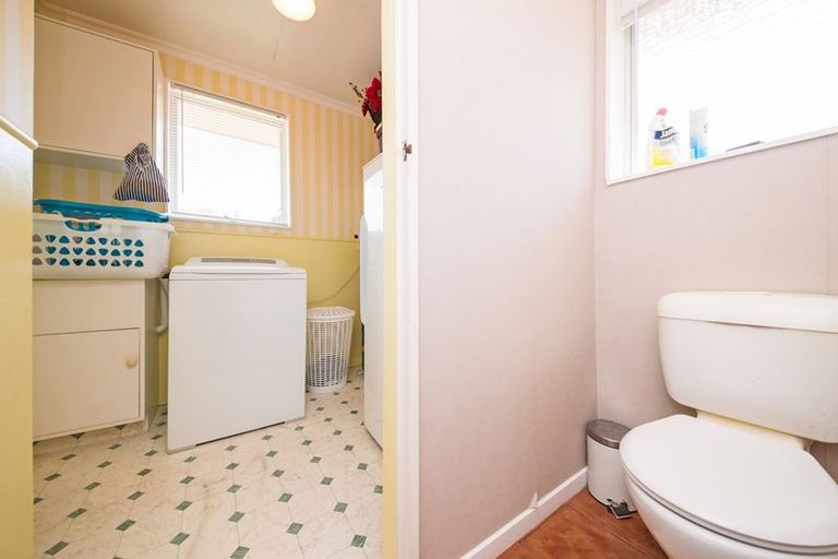 Photo of property in 5 Hinau Place, Cloverlea, Palmerston North, 4412