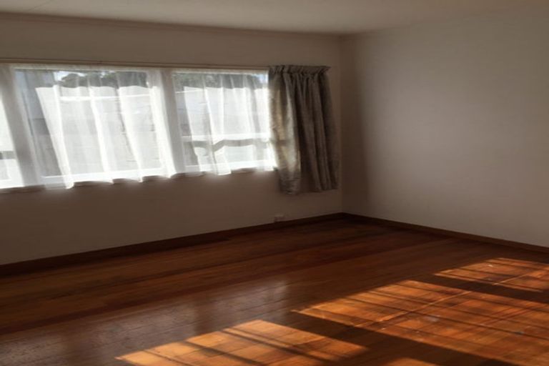 Photo of property in 21 Edgewater Drive, Pakuranga, Auckland, 2010