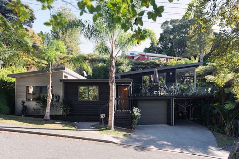 Photo of property in 11 Ferndale Drive, Snells Beach, 0920