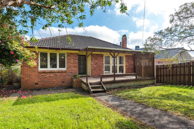 Photo of property in 75 Oakdale Road, Mount Roskill, Auckland, 1041