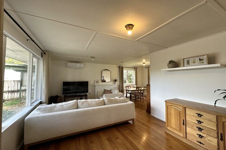 Photo of property in 132 Triangle Road, Massey, Auckland, 0614